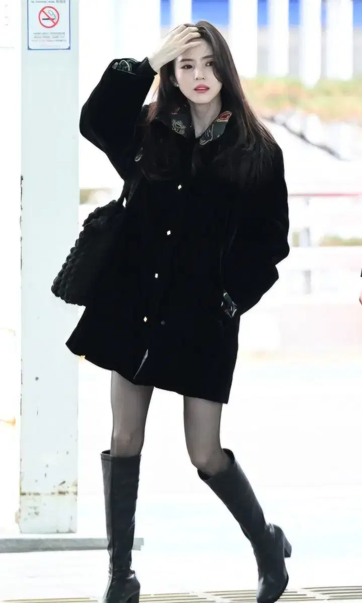 EENK Ink Han Sohee Padded VARISSA Velvet Down Coat