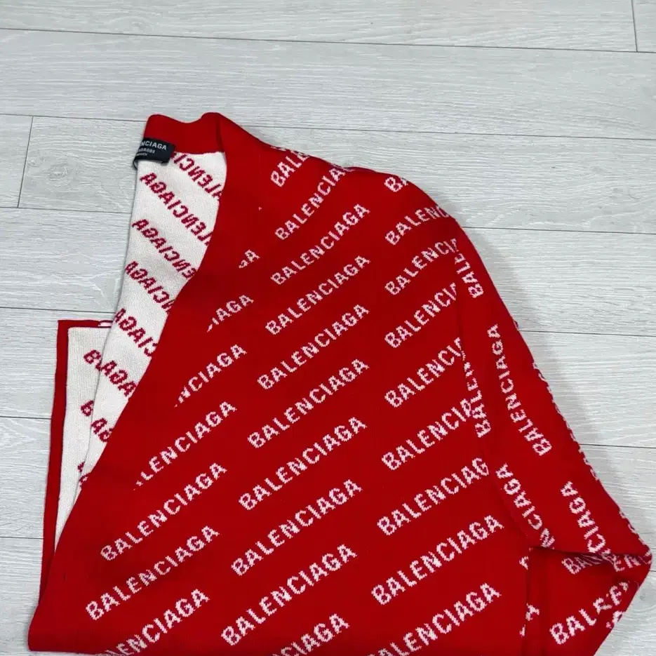 새상품) 발렌시아가 가디건 Men Size 3 BALENCIAGA