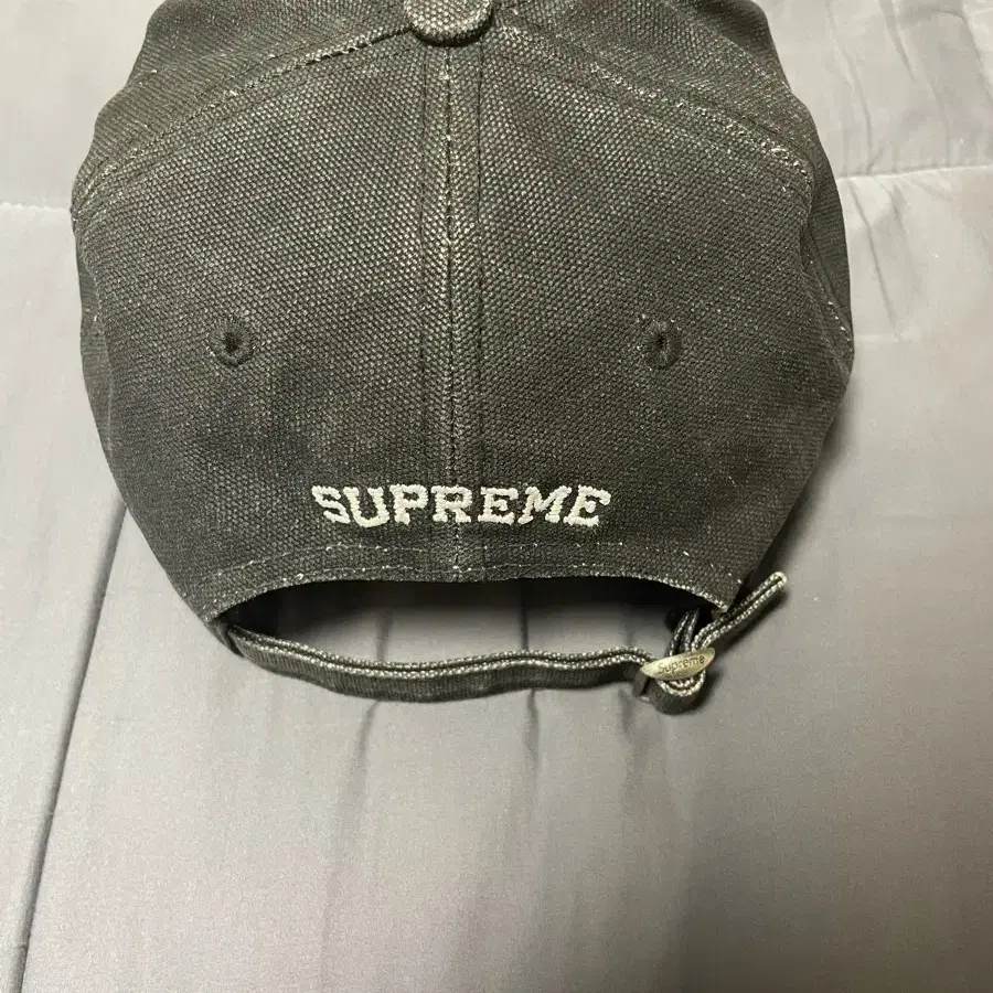 Supreme pigment S logo 6패널 블랙