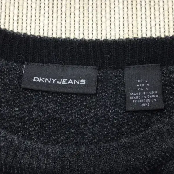 (105) DKNY JEANS 라운드넥 니트