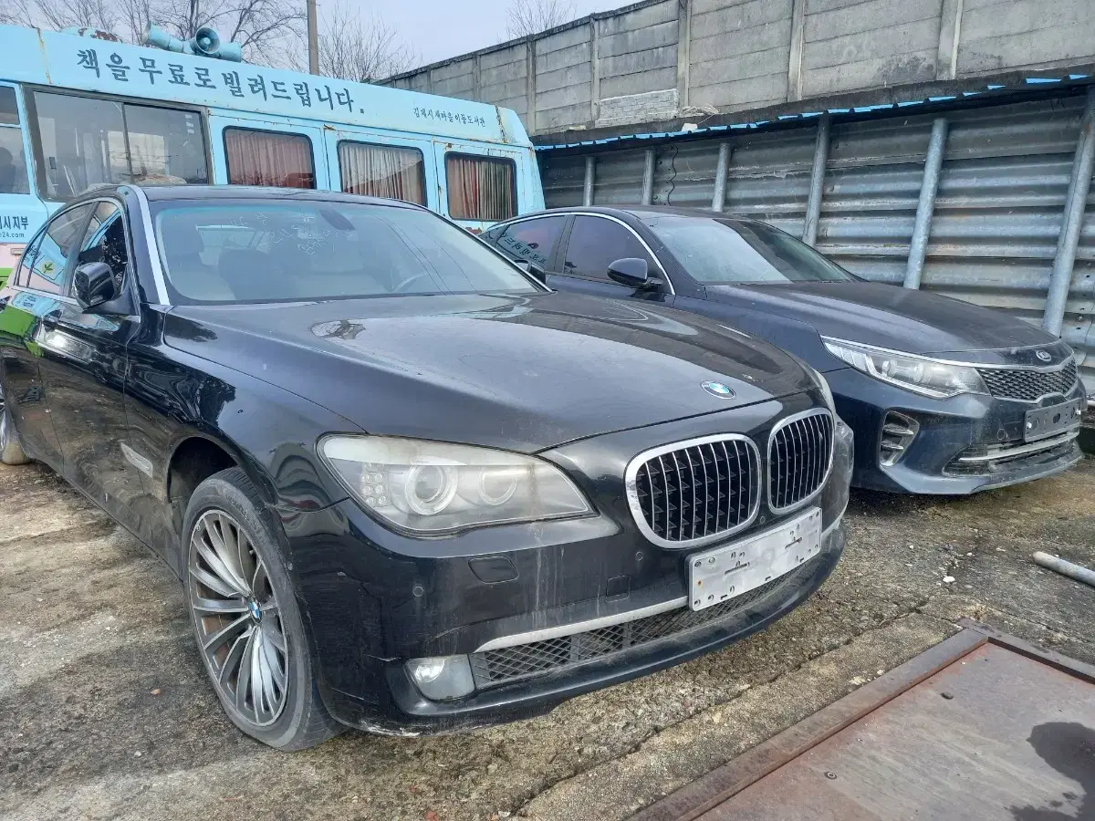 bmw 7시리즈 f01 f02  부품차 판매 750Li 8기통