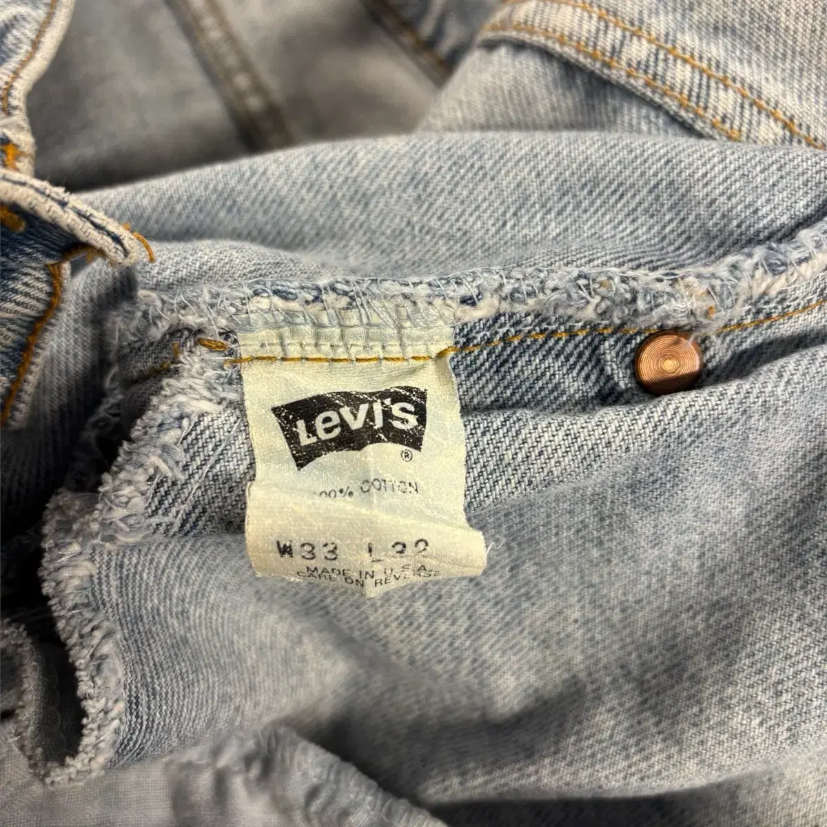 33)90's Levis 545