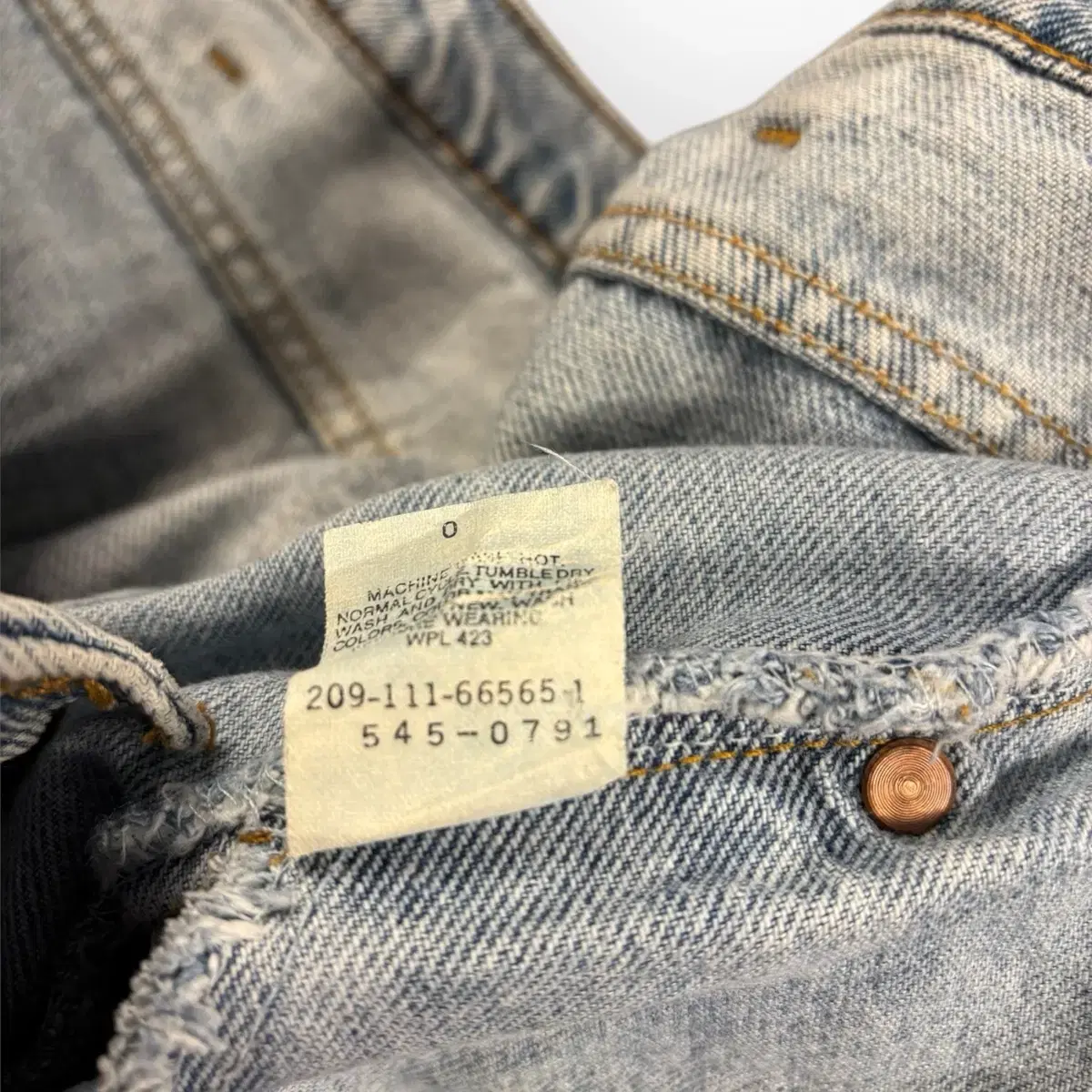 33)90's Levis 545