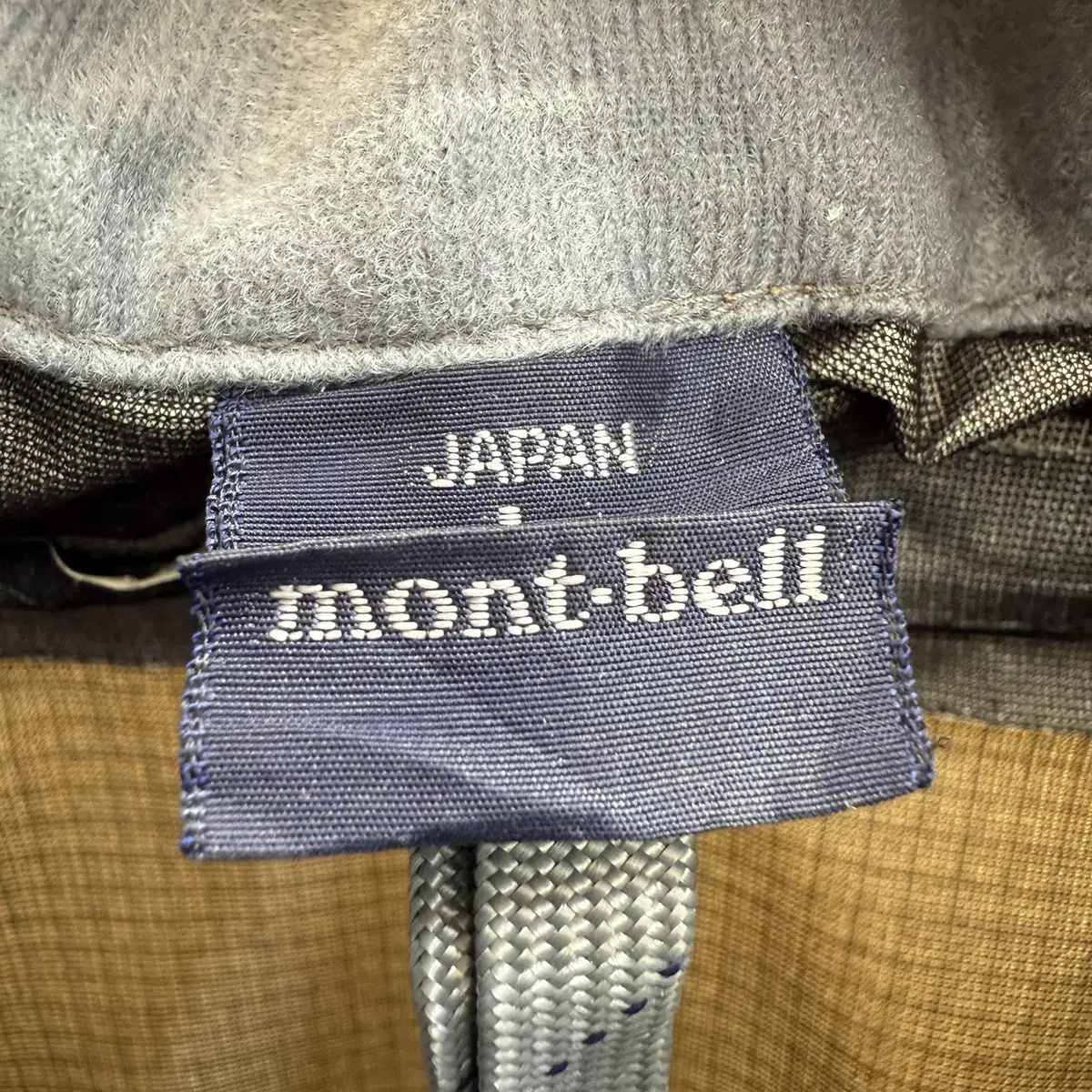 MONT BELL 브라운 바람막이  (Made in Japan)