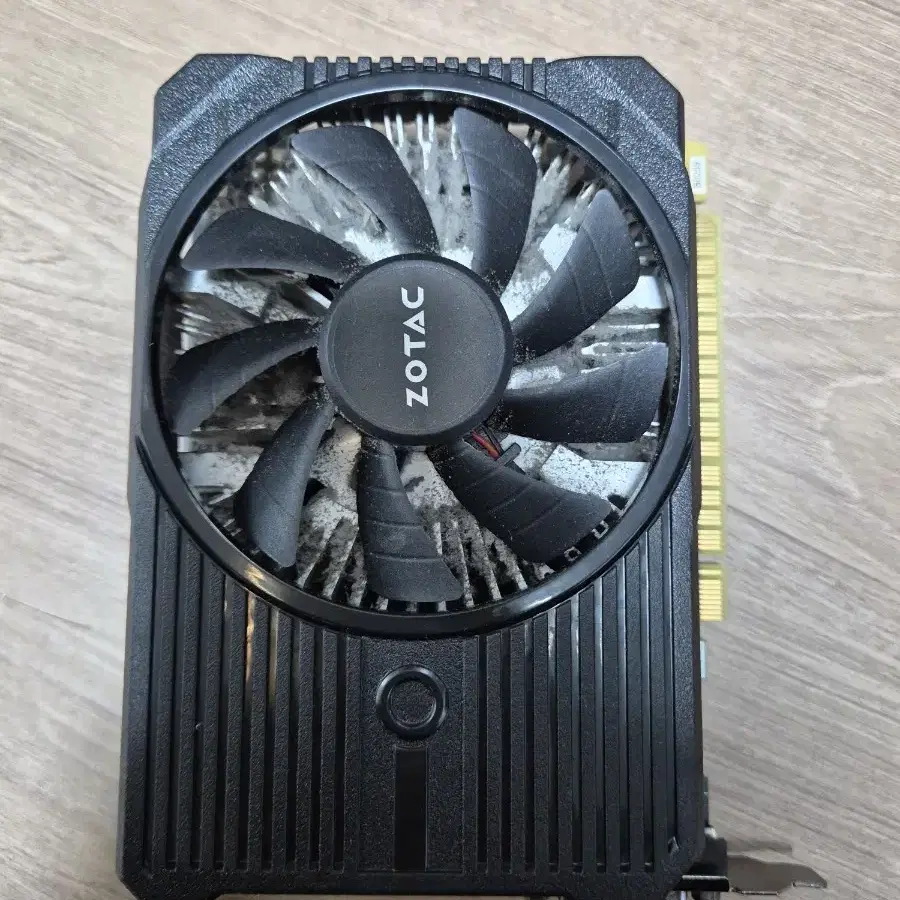 조탁 gtx 1050 2GB 판매합니다