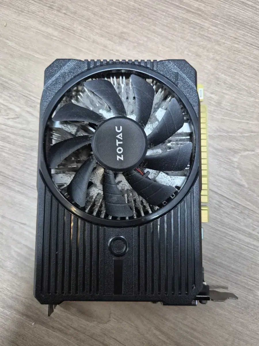 조탁 gtx 1050 2GB 판매합니다