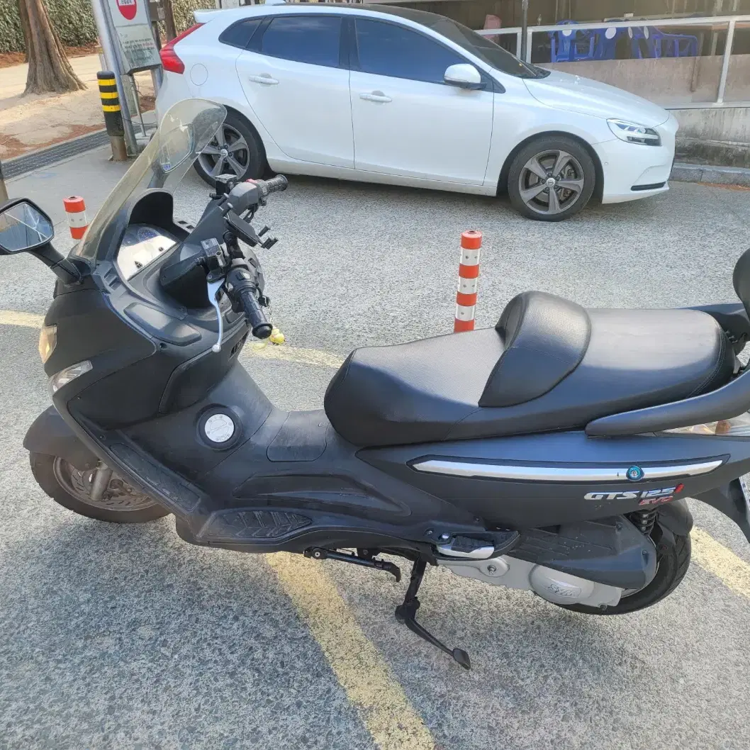 스쿠터 GTS125EVO 급매 합니다.