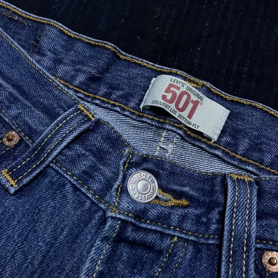 00s Levi's 501 Denim 32