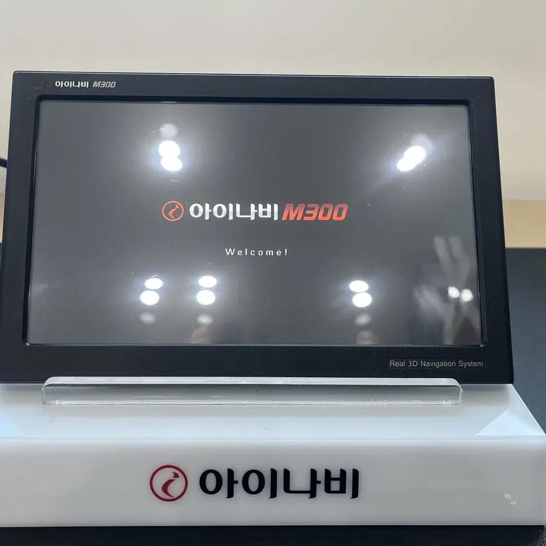 아이나비 M300 네비게이션팝니다. 50