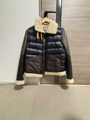 EMMETTI 엠메티무스탕 다운 자켓 램 가죽