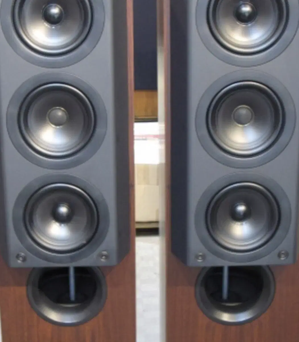 KEF 105,3 스피커