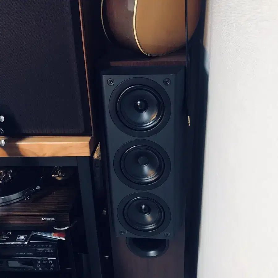 KEF 105,3 스피커