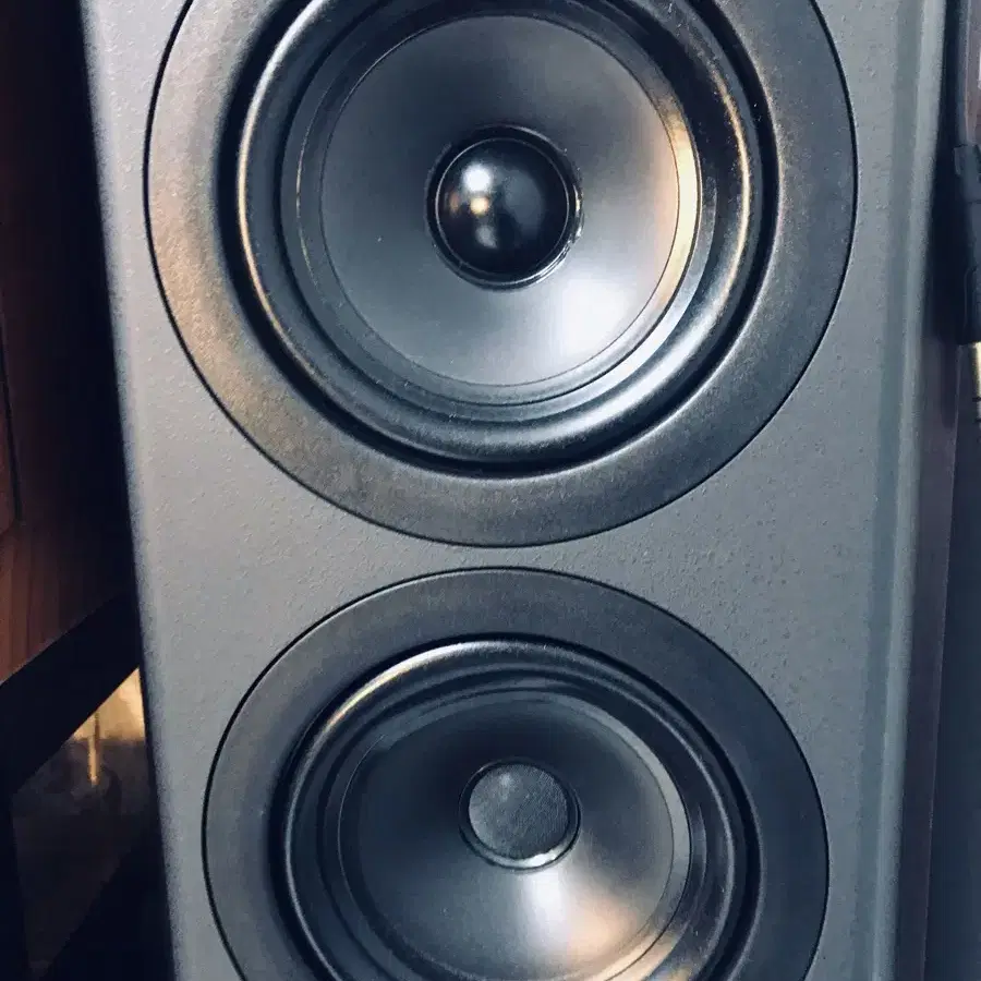 KEF 105,3 스피커