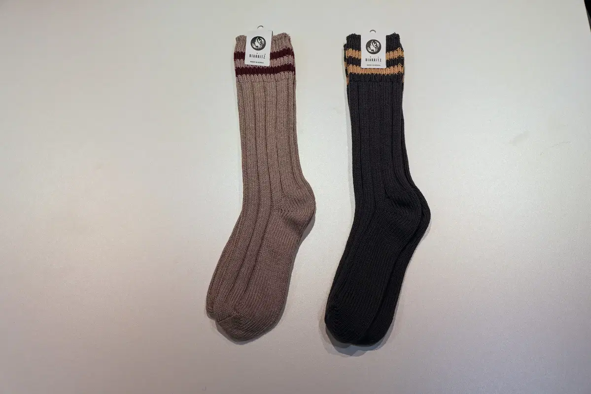 [NEW] Set of 2 Long Ankle Fashion Socks