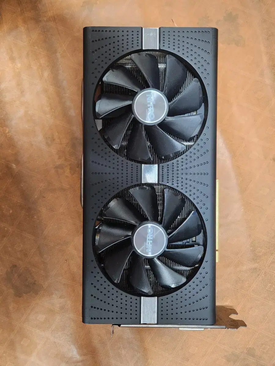 Sapphire Nitro+ RX 580  그래픽카드 팝니다