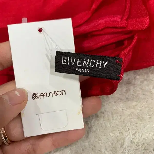 GIVENCHY 스카프 새상품