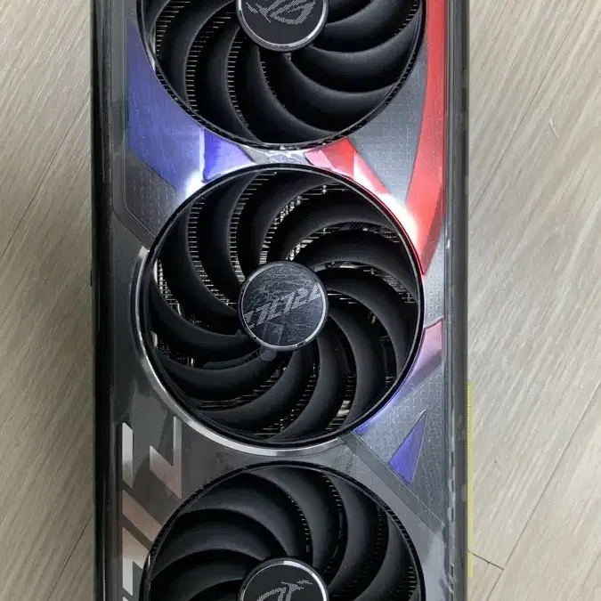 ASUS ROG STRIX RTX 4070 Ti SUPER 팝니다.