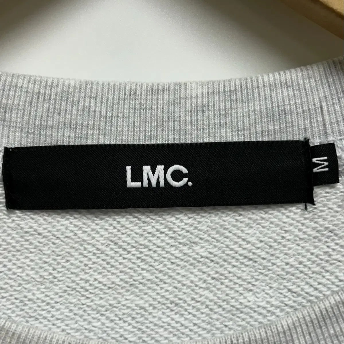 [남자 95]LMC 오버핏 자수레터링 맨투맨 티셔츠