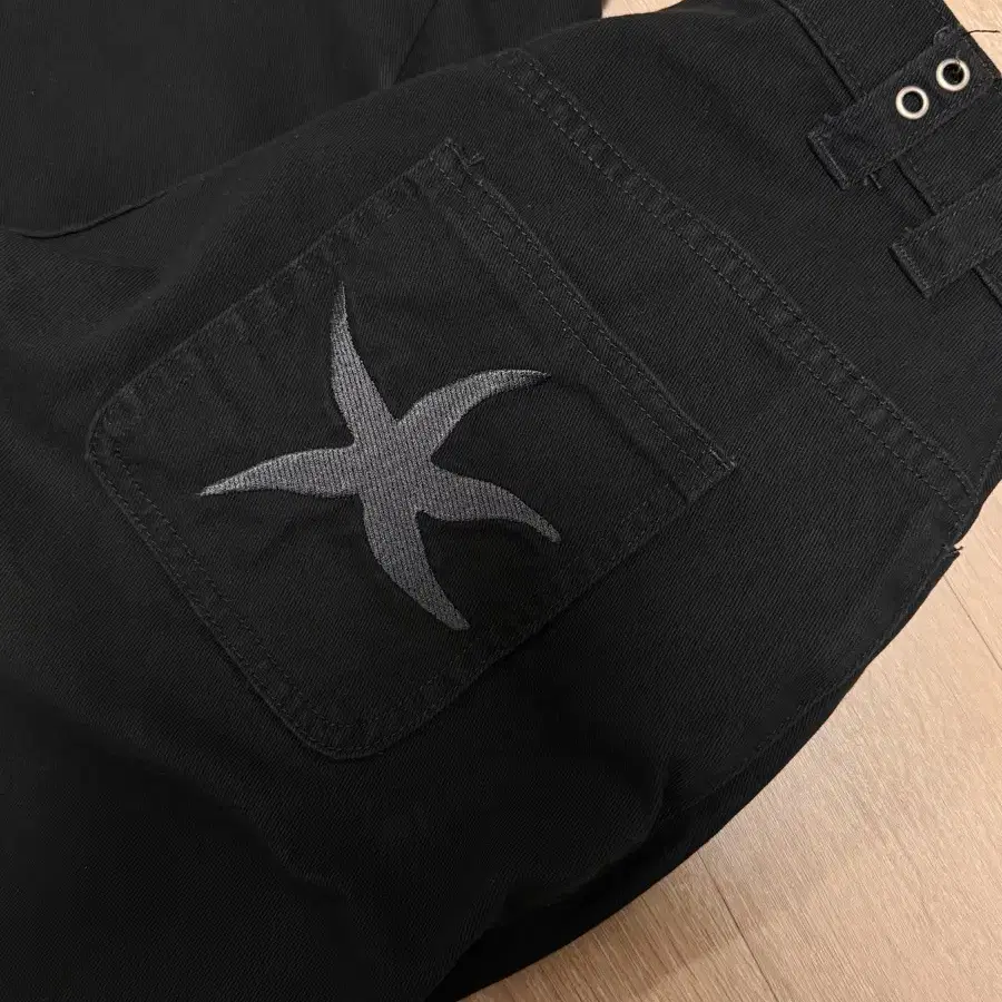 더콜디스트모먼트 TCM starfish chino pants (charc