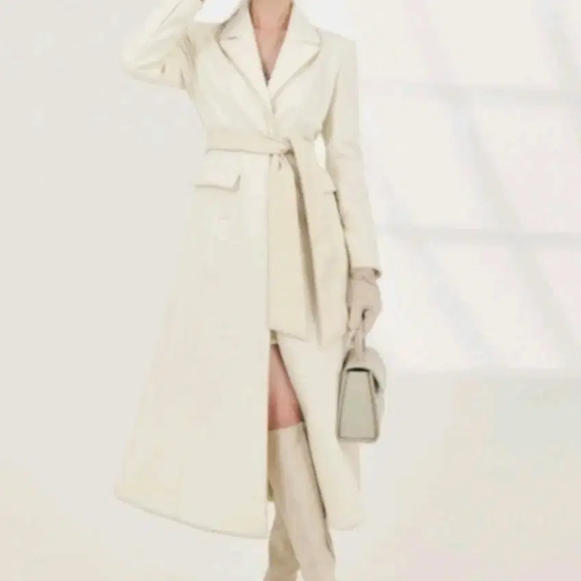 그레이스유 카멘코트 아이보리 Carmen Coat (Ivory)