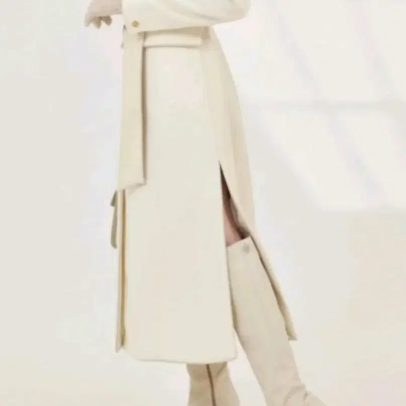 그레이스유 카멘코트 아이보리 Carmen Coat (Ivory)