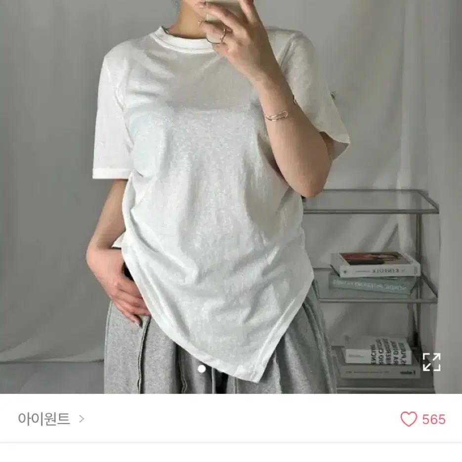 양사이드셔링 언발 라운드넥 트임 포인트 반팔티 블랙 / 교신 O