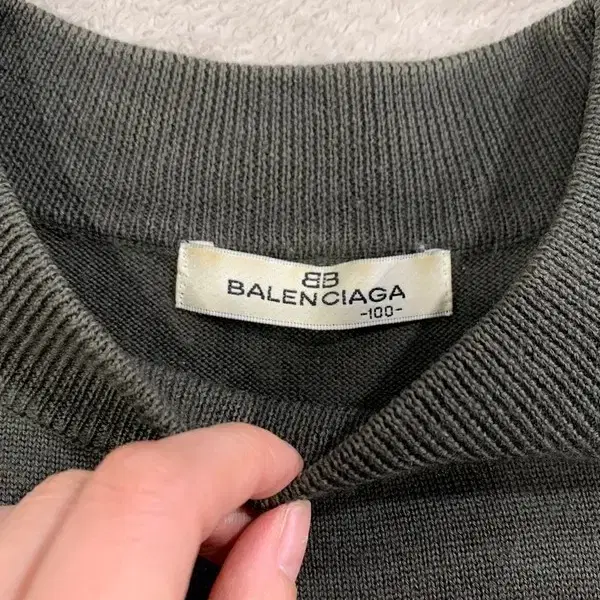 BALENCIAGA 카키 니트 100