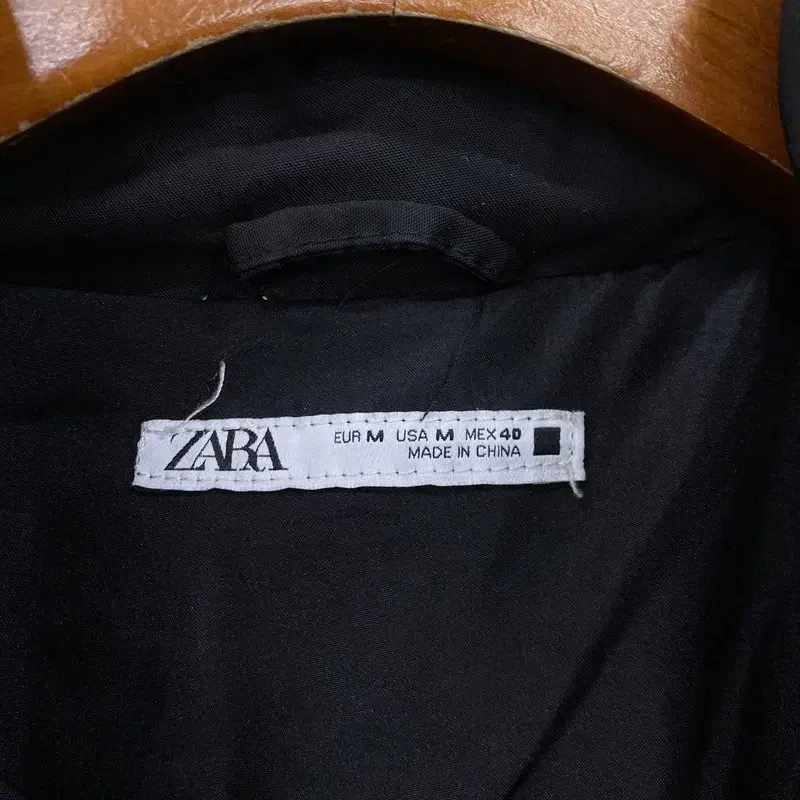 자라 ZARA 캐쥬얼 빈티지 블랙 패딩 105 C00098