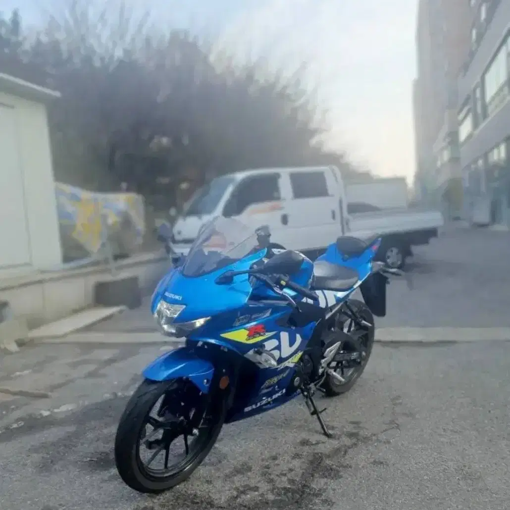 스즈키 GSX-R 125 20년식 깔끔한차량