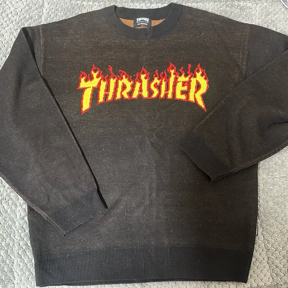 트레셔 thrasher  자카드 플레임 로고 니트