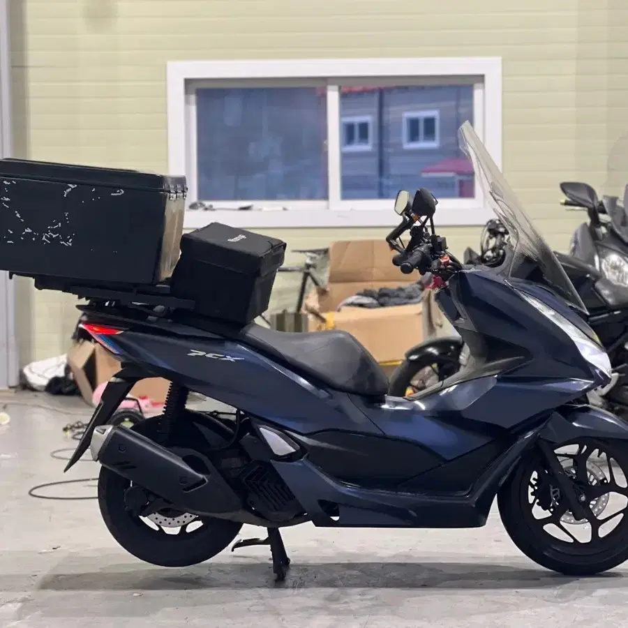 PCX abs 21년식 상태최상 깔끔한차량 배달셋팅완료 판매합니다