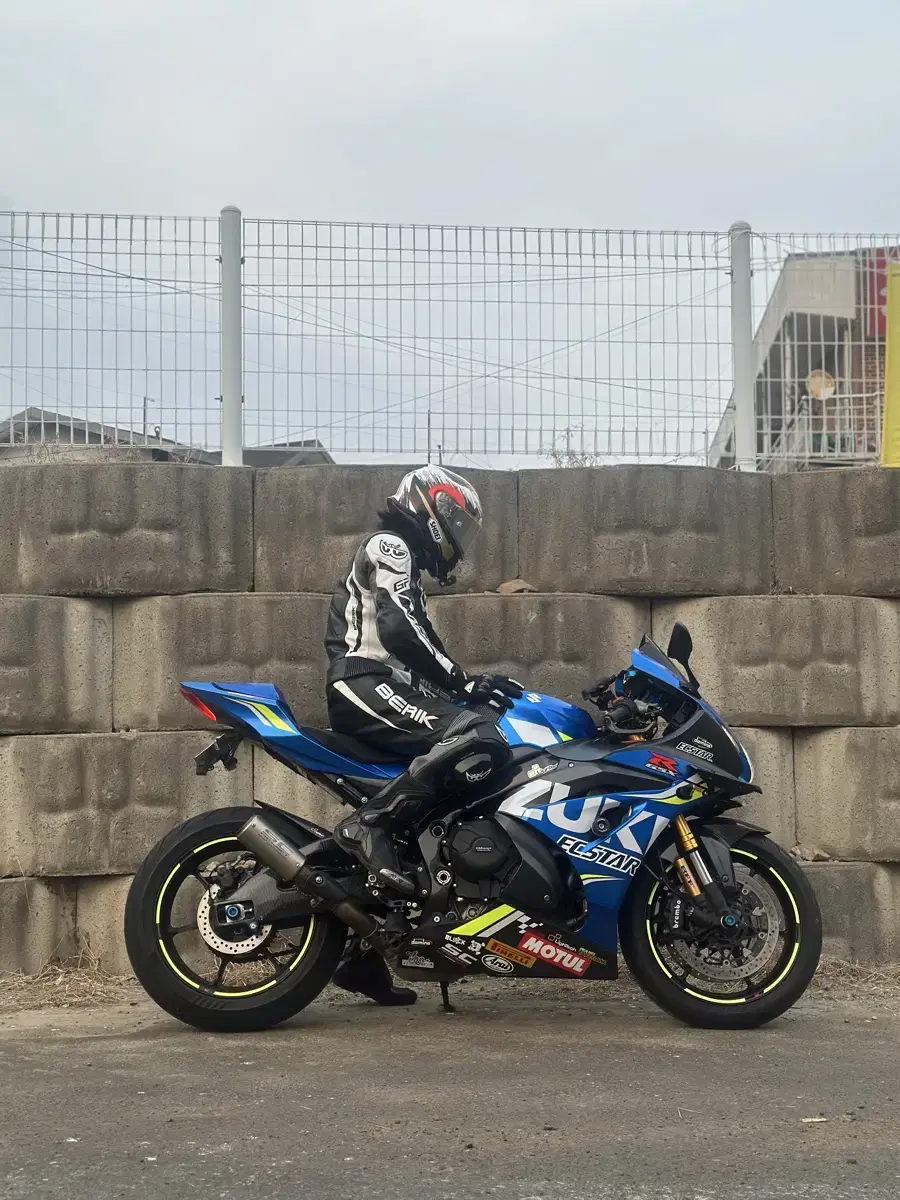 18년식 R1000R 판매합니다. 카타나 대차가능