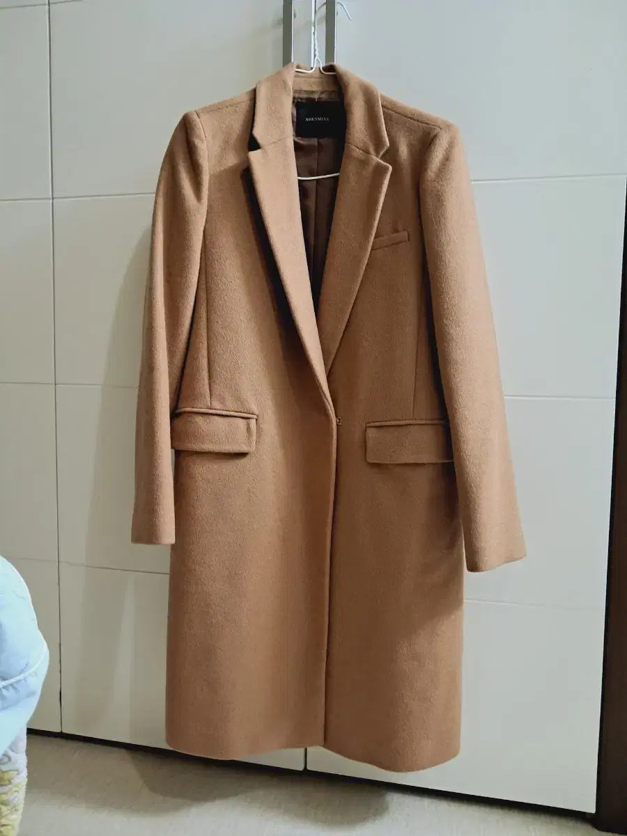 Shizumisu long coat is in zuu good condition