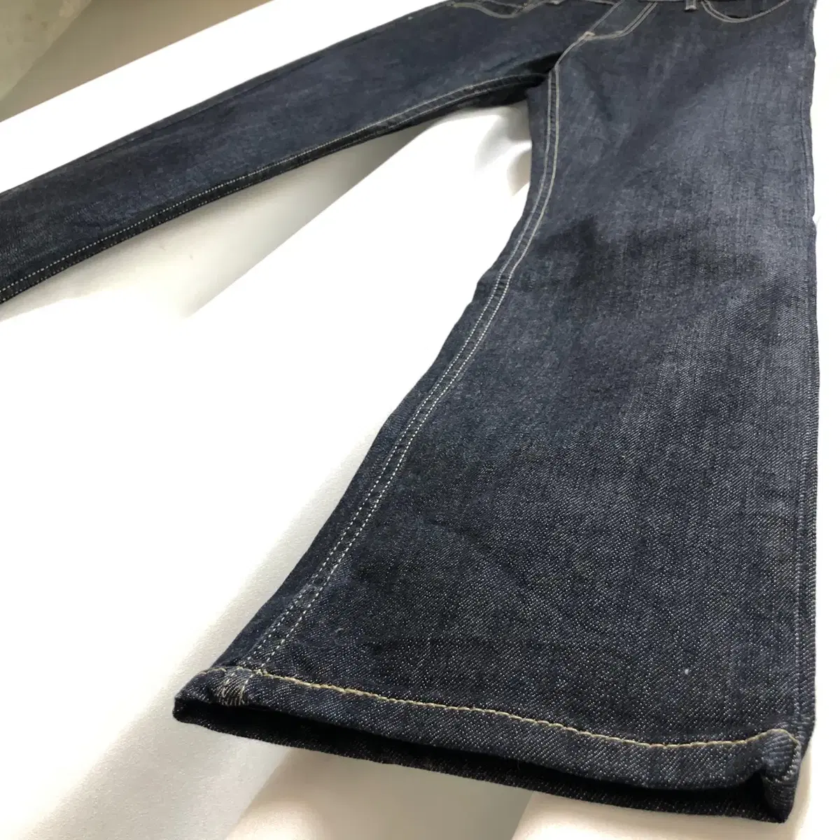 Levi's 504 레귤러 핏 다크 데님 (W30)