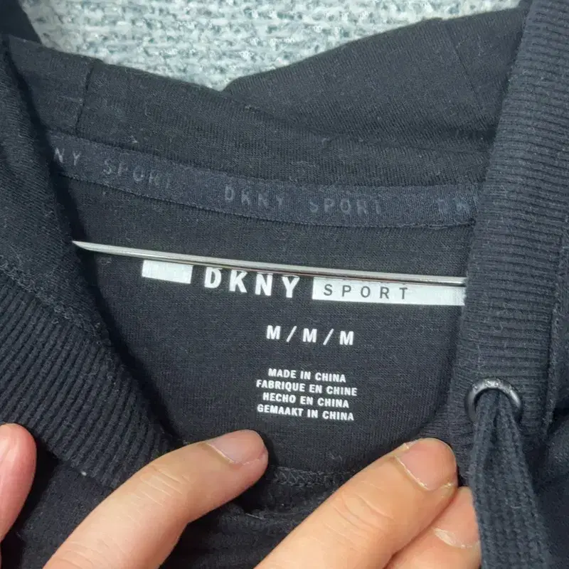 DKNY 블랙 사이드 빈티지 백로고 후드티 M