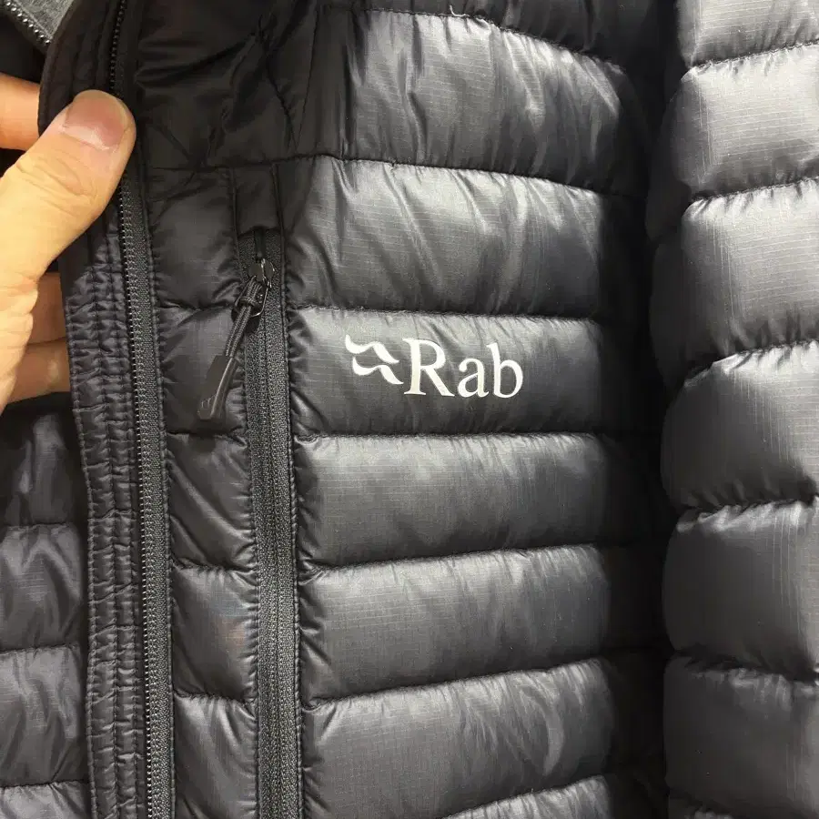 Rab 마이크로라이트 블랙 L