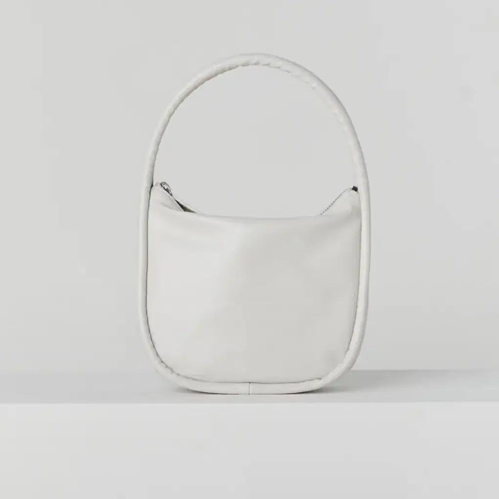 여밈 oval bag 새상품