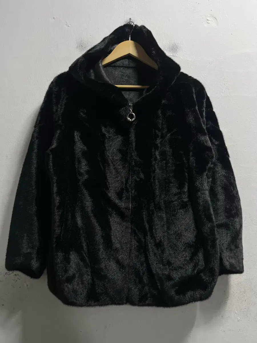 66-77 Faux Fur Loose Fit Hoodie Zip Up