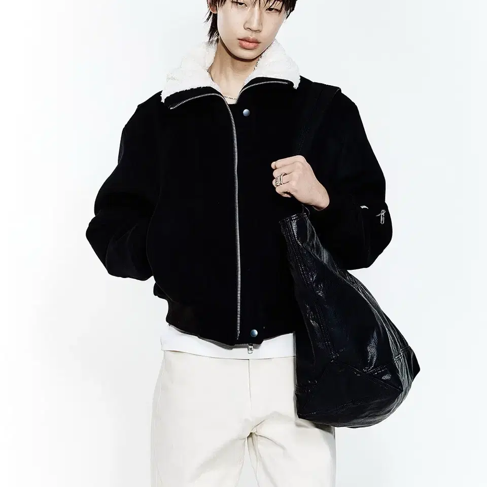 알렌느 HIGHNECK CROPPED WOOL BLOUSON BLACK