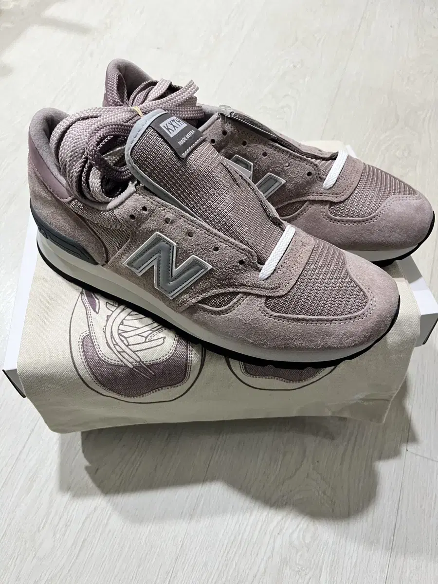 뉴발란스 kith 990v1 285 새상품