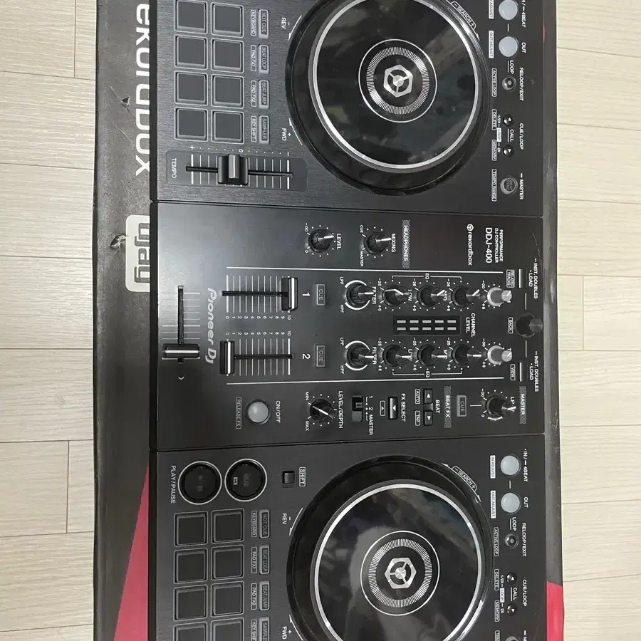 DDJ 400