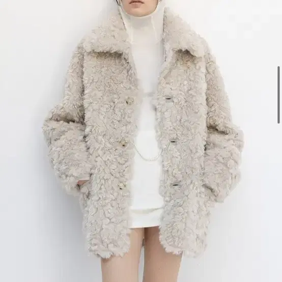 모노하 Reversible fluffy coat 리버시블 플러피 코트