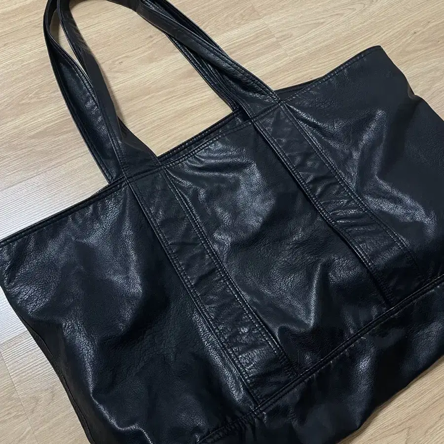 알렌느 FAUX LEATHER 오버사이즈 토트백 블랙