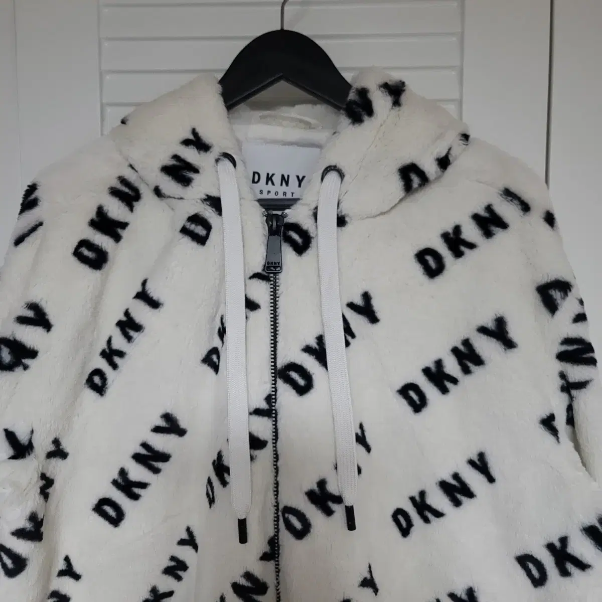 DKNY 후리스