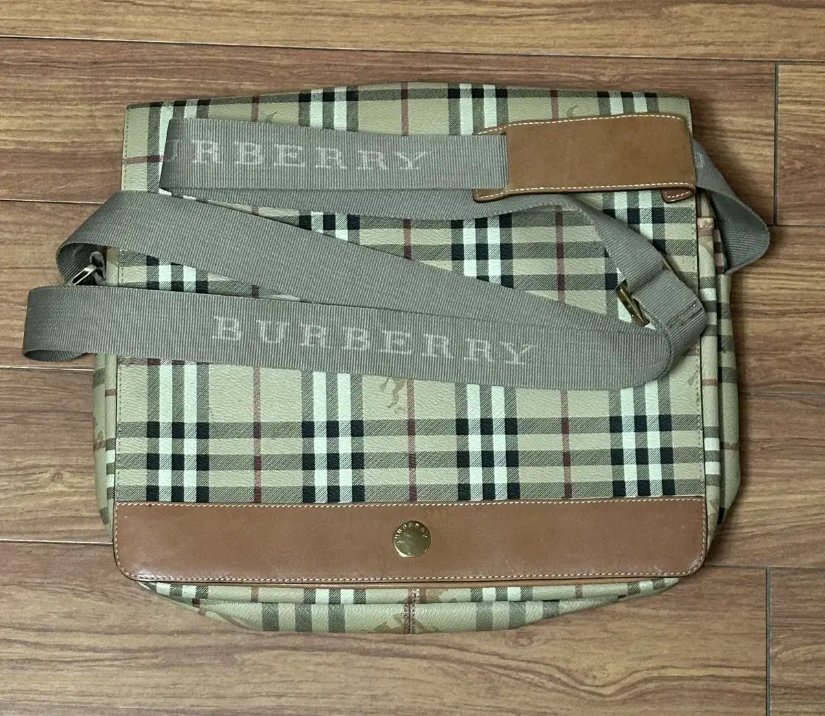 Vintage Burberry Messenger Crossbody Bag