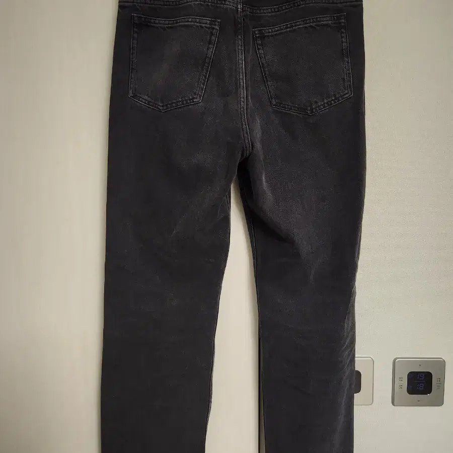 COS(코스) mid rise straight jeans 30/32