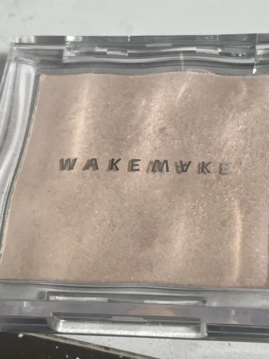 Wake Make Highlighter Ice Pink