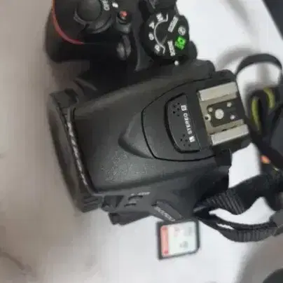 신품급 니콘 DSLR 카메라 D5500 과 18-55VR 렌즈 세트