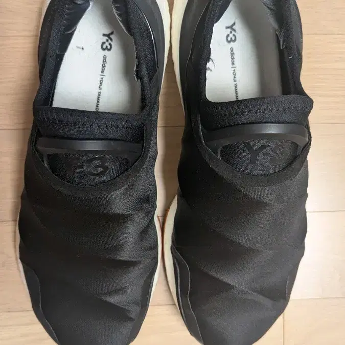 Y-3 울트라부스트 22