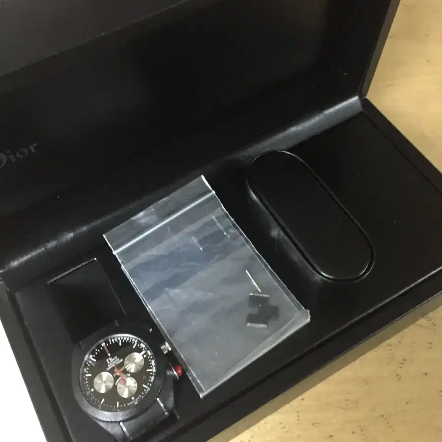 Dior Homme Chiffre Rouge 41mm 디올옴므 에디슬리먼